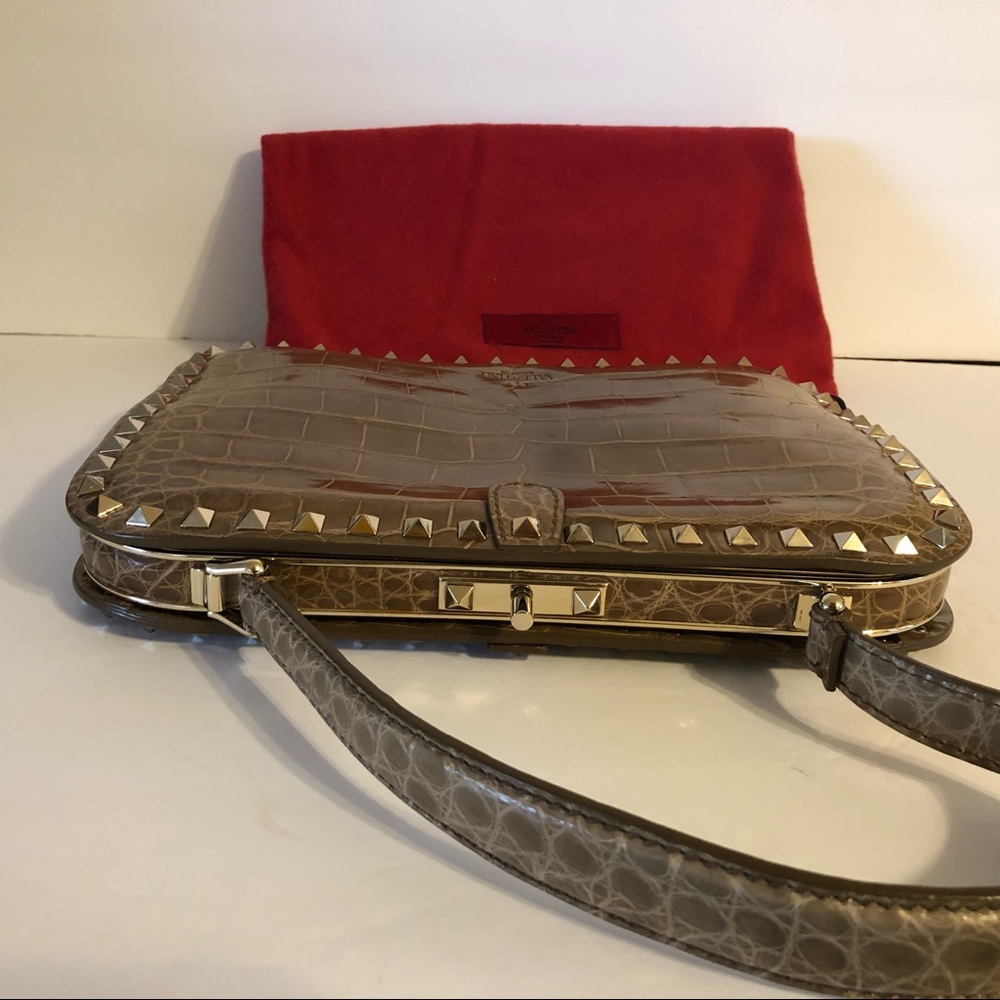 Valentino Garavani Rockstud Crocodile Hand Bag ๐ผ - Picture 11 of 12
